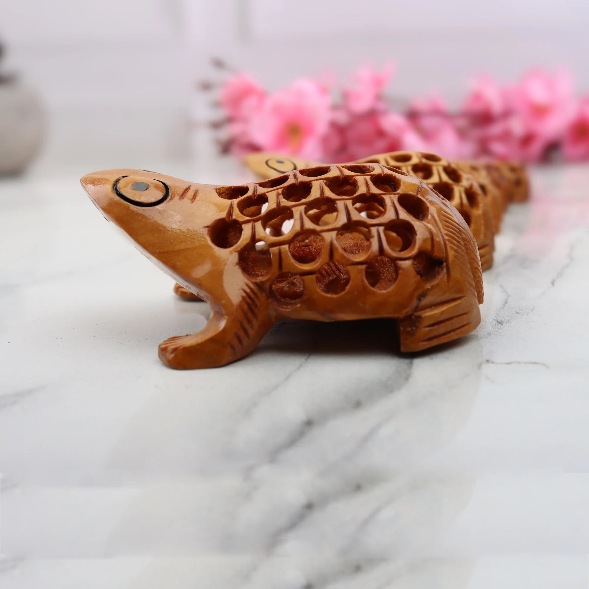 Wooden Frog Jali Antique Showpiece Set Of 5 Pcs Secondary image