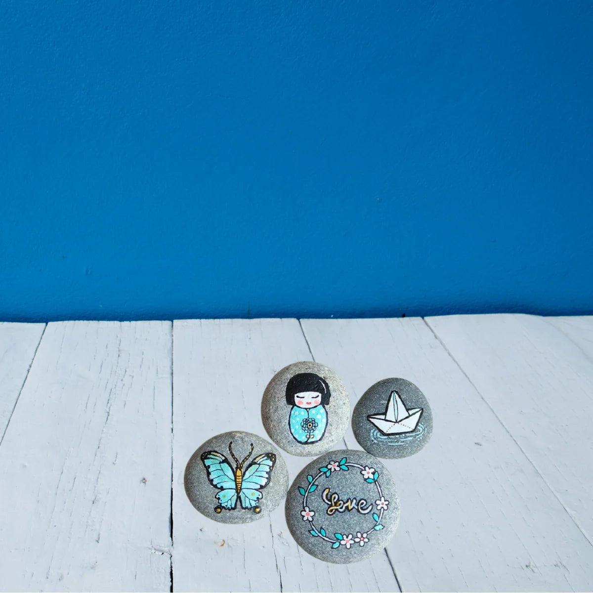 Beautiful Painting Stones Showpiece